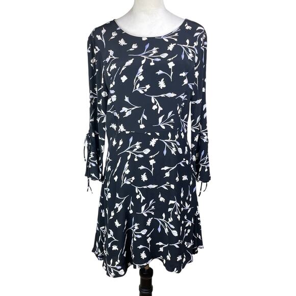 Lucky Brand NWT Black Floral 3/4 Bell Sleeve Bow Scoop Neck Lined Zip Mini Dress - Picture 1 of 13